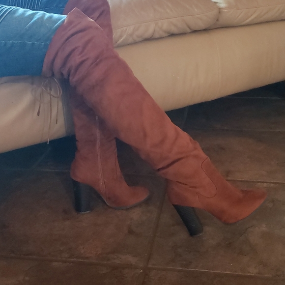 Women brown suede high knee high boot size 8.5 - Picture 10 of 11